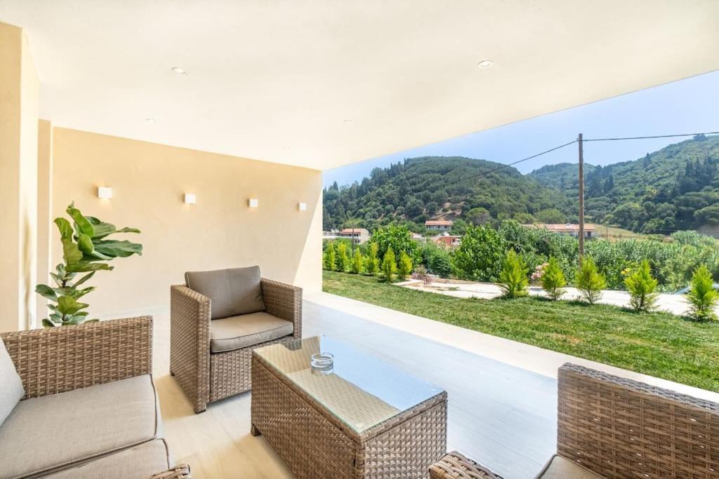 Villa Vasillis-Heated Swimming Pool With Infinity View Vitaládes Zewnętrze zdjęcie