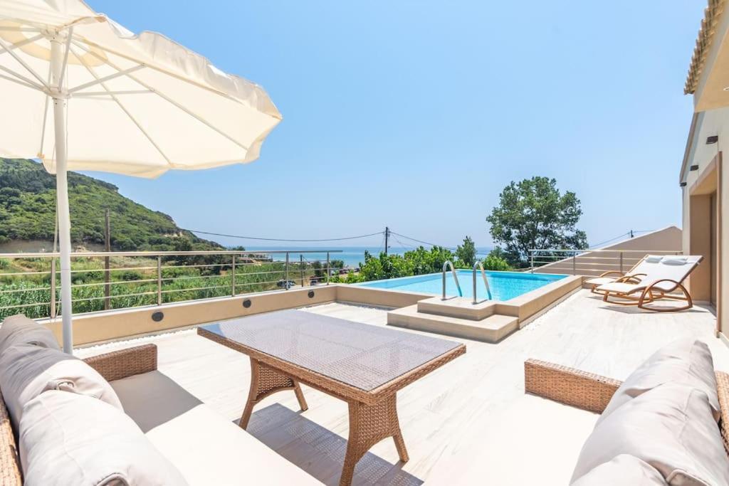 Villa Vasillis-Heated Swimming Pool With Infinity View Vitaládes Zewnętrze zdjęcie
