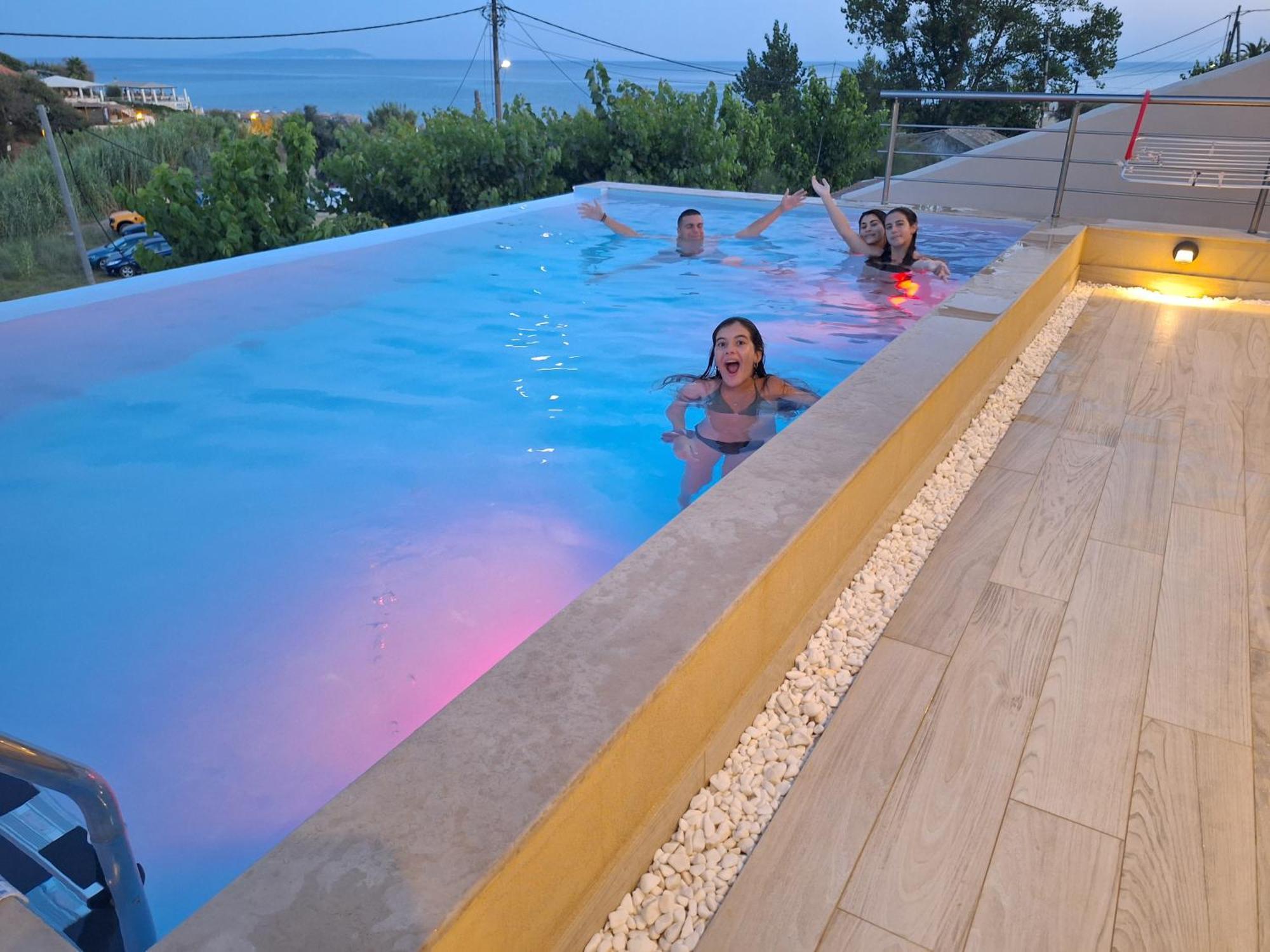 Villa Vasillis-Heated Swimming Pool With Infinity View Vitaládes Zewnętrze zdjęcie